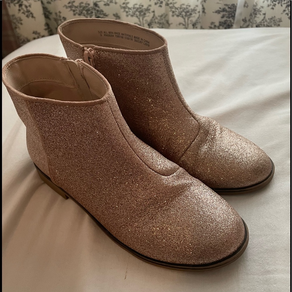 Pink girls boots